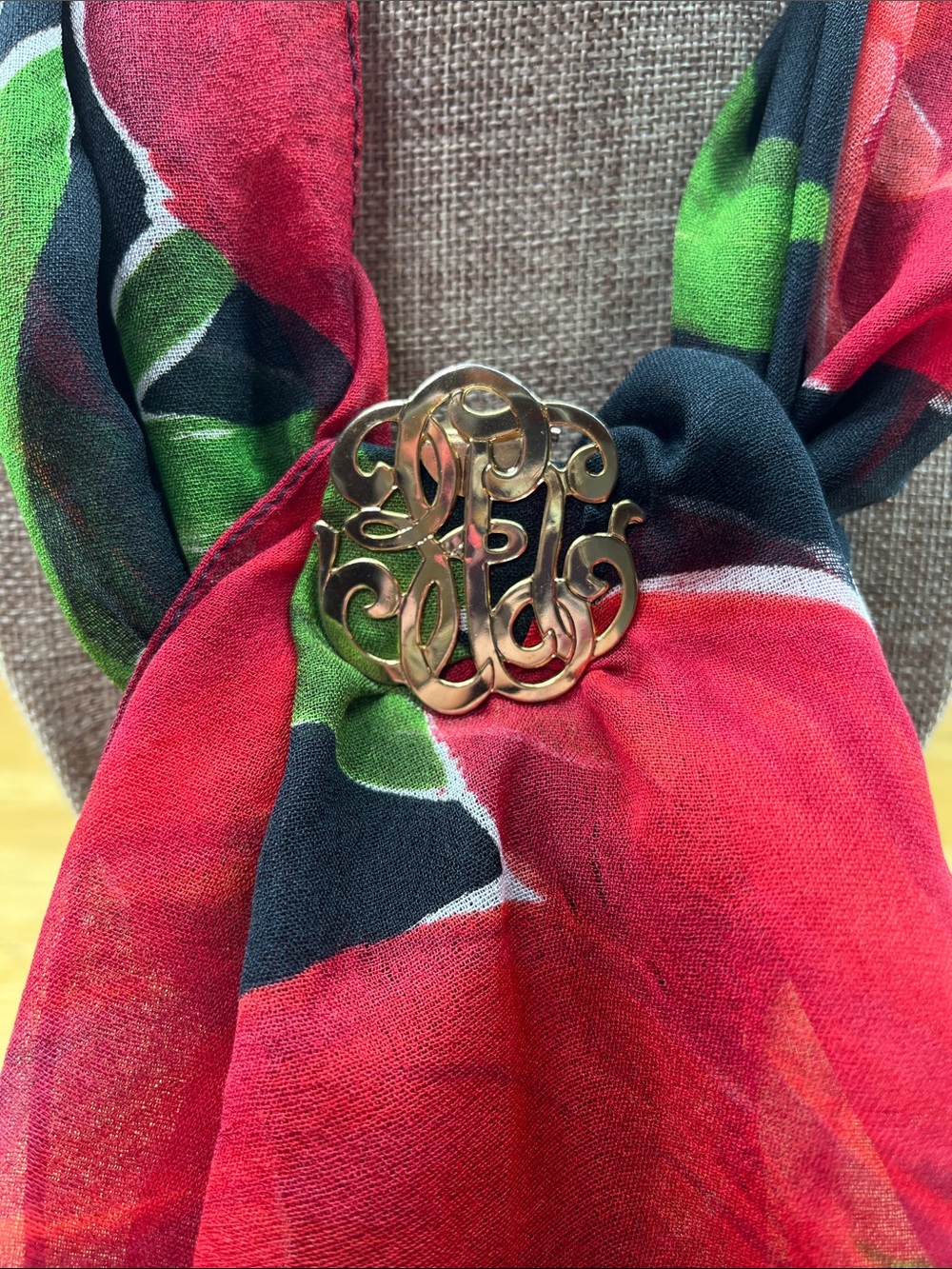Gold filigree scarf clip
